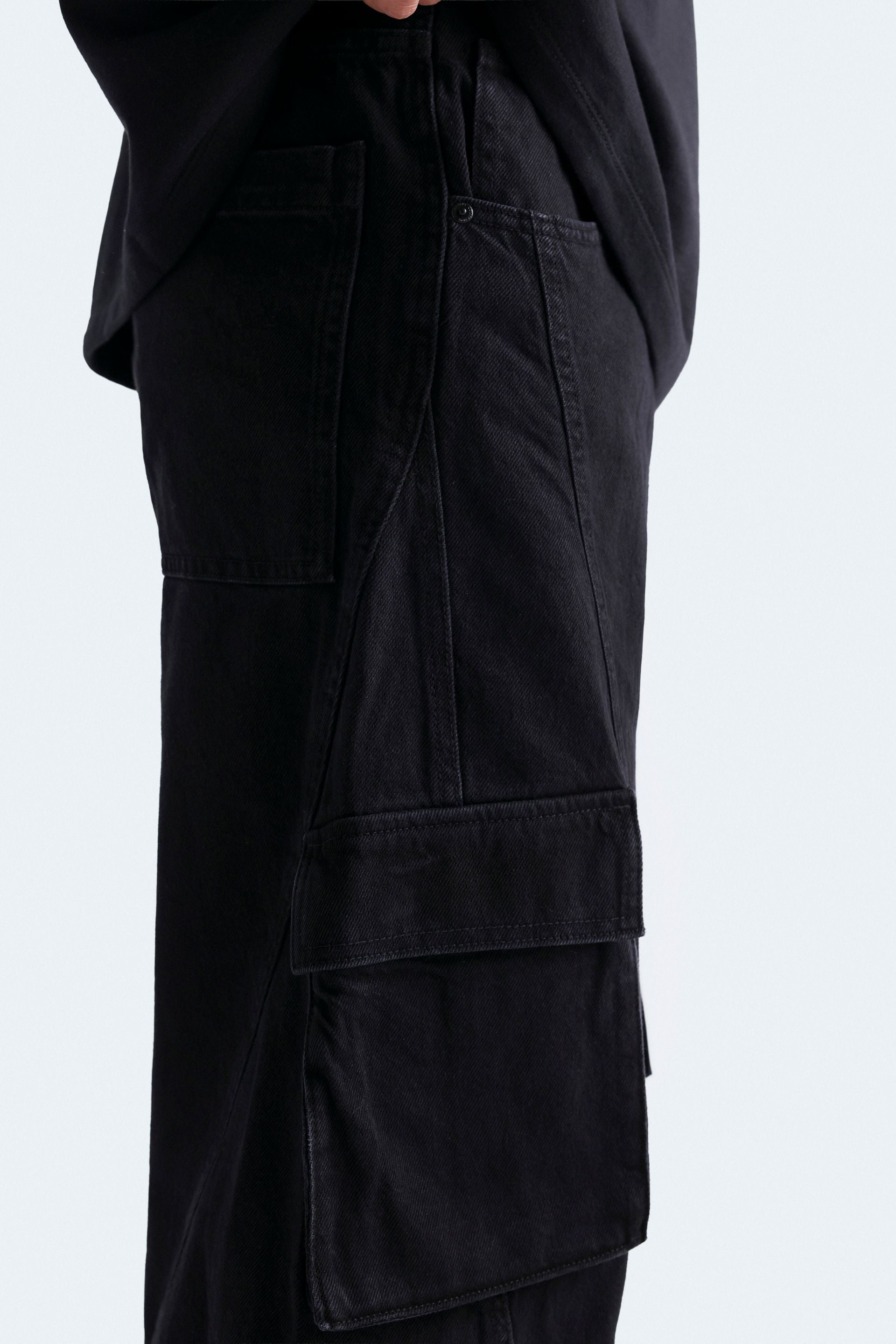 Baggy Fit Cargo Jeans
