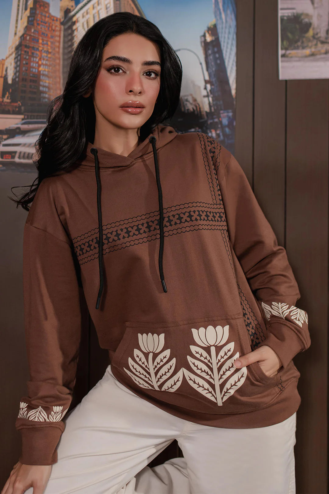 Graphic Hoodie – Brown & Beig
