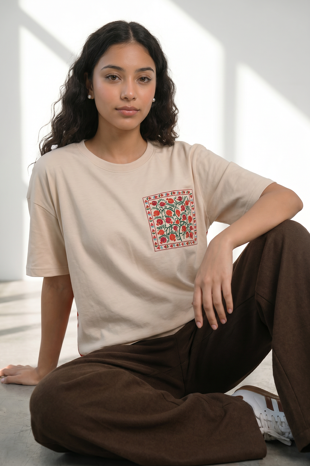 Graphic T-Shirt – Beige