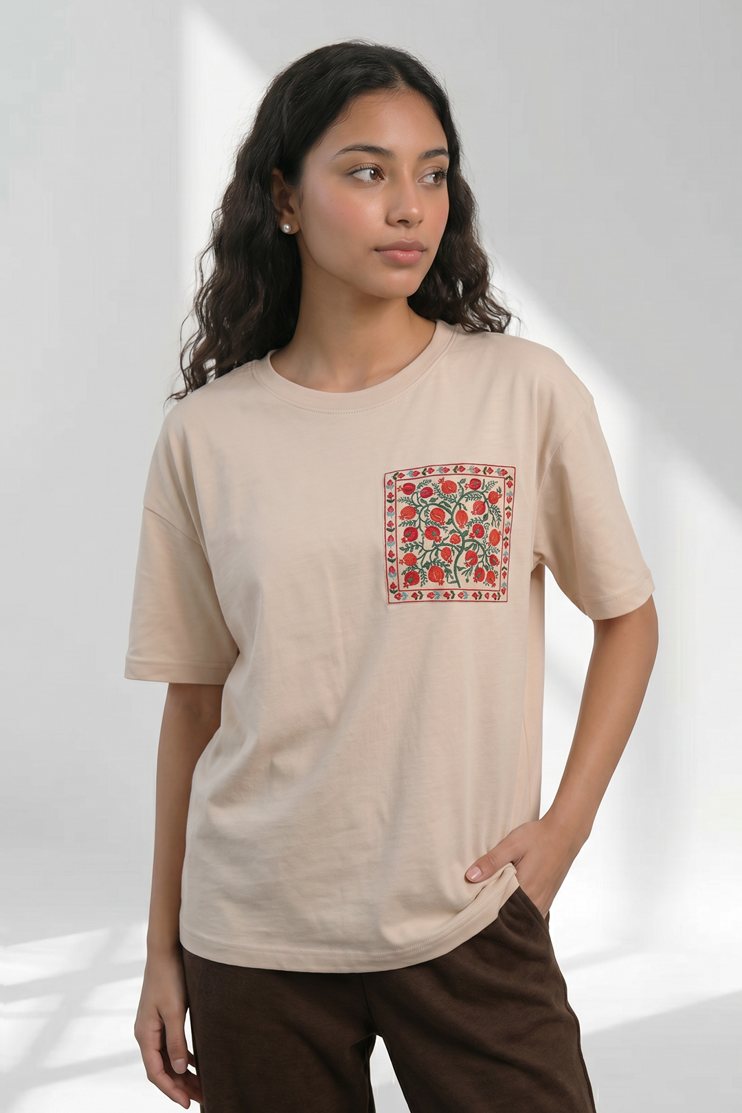 Graphic T-Shirt – Beige