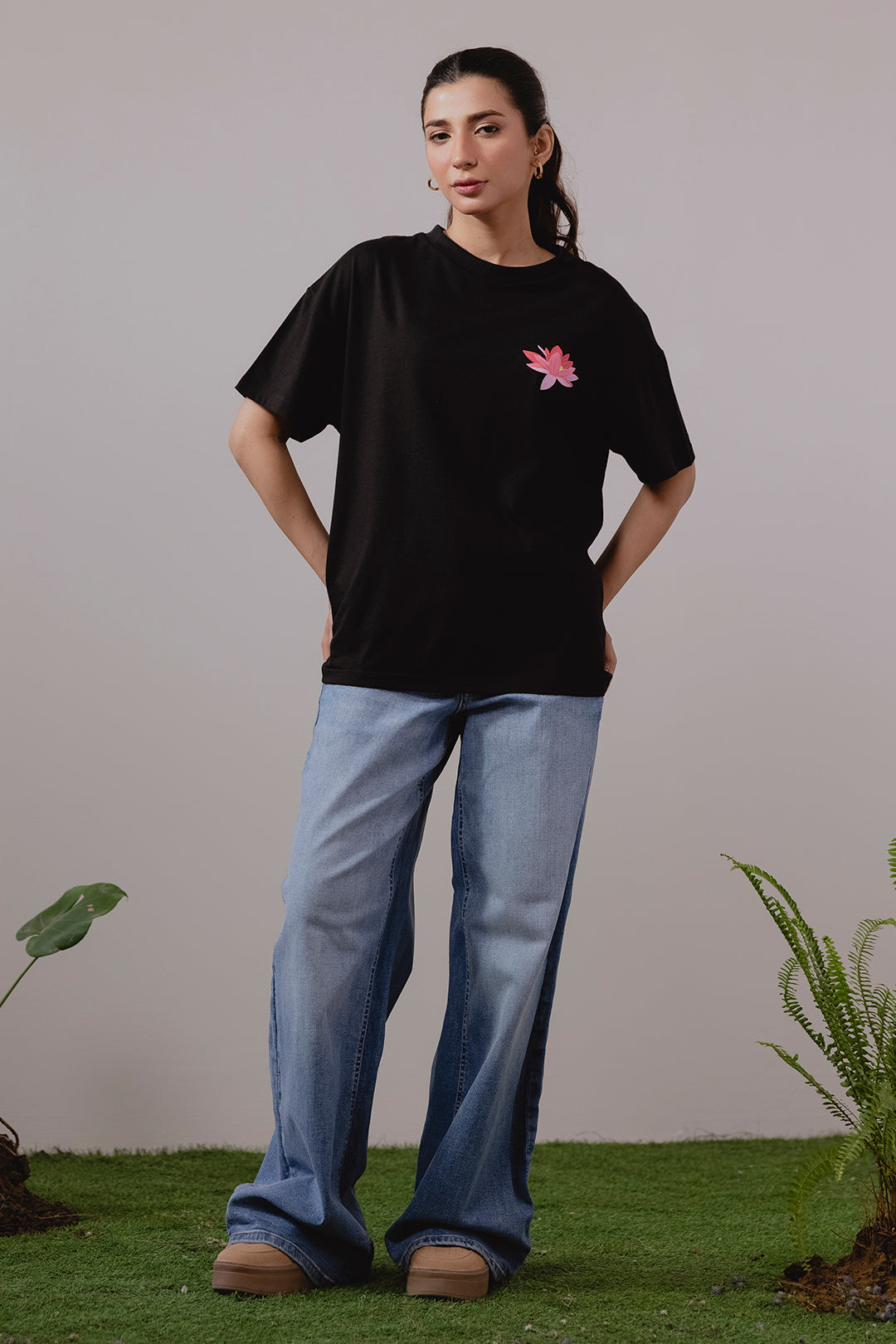 Graphic T-Shirt – Black