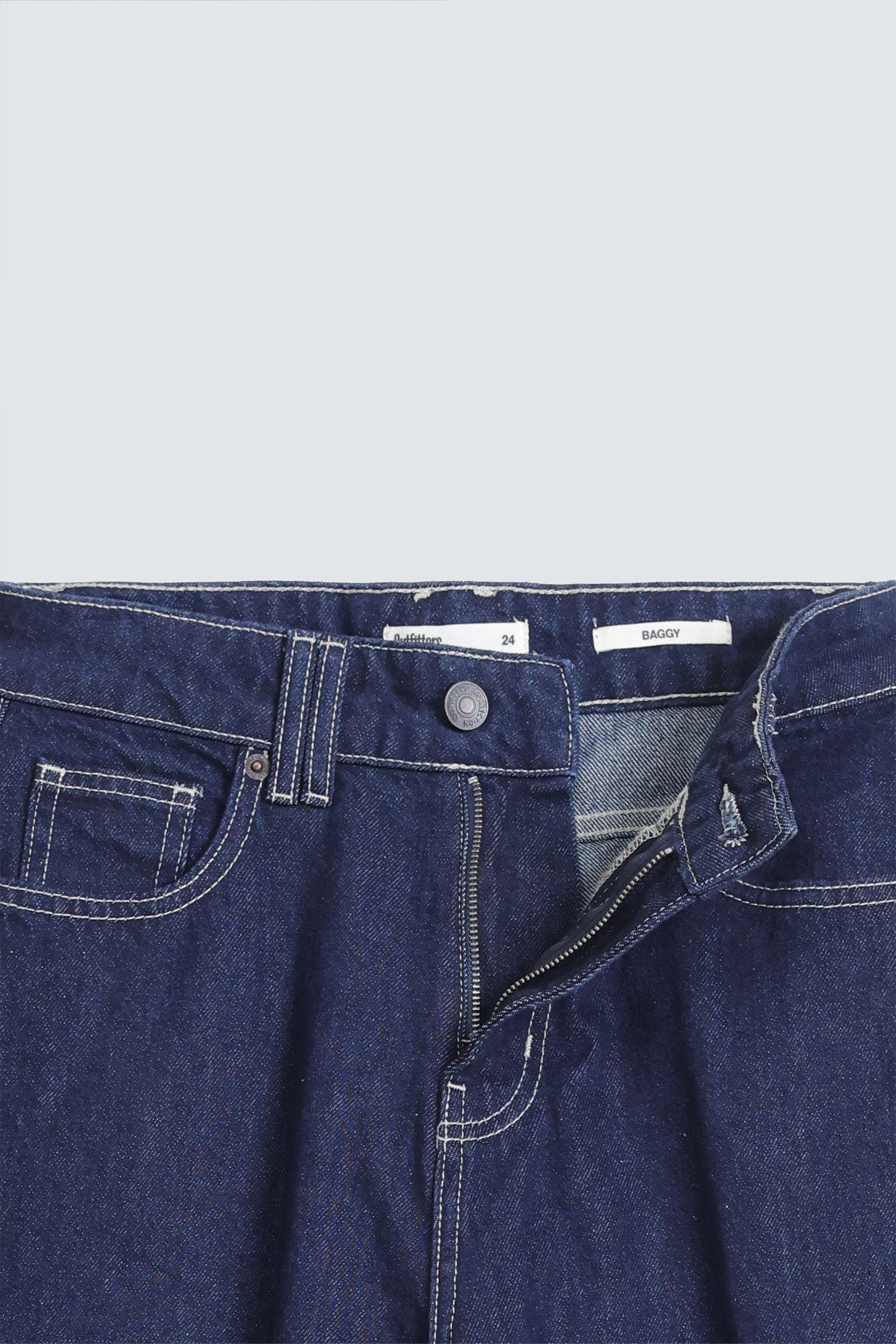 Mid-Rise Baggy Jeans