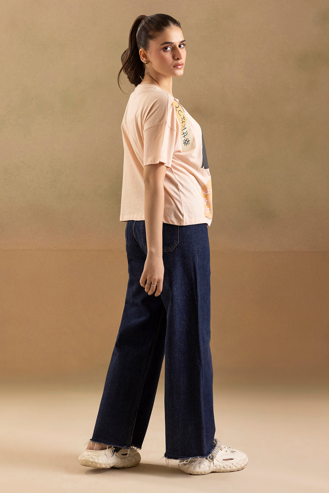 Graphic T-Shirt – Peach