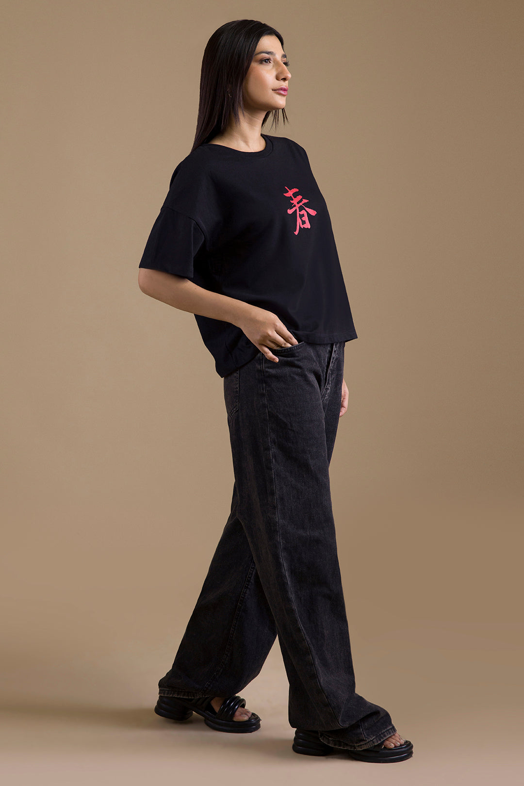 Graphic T-Shirt – Black