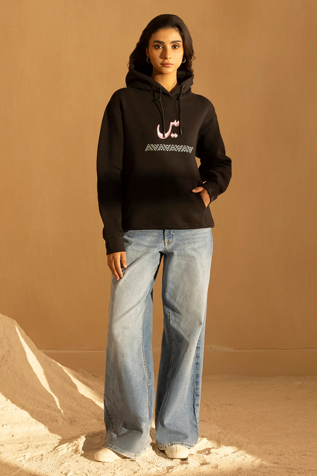 Graphic Hoodie – Black
