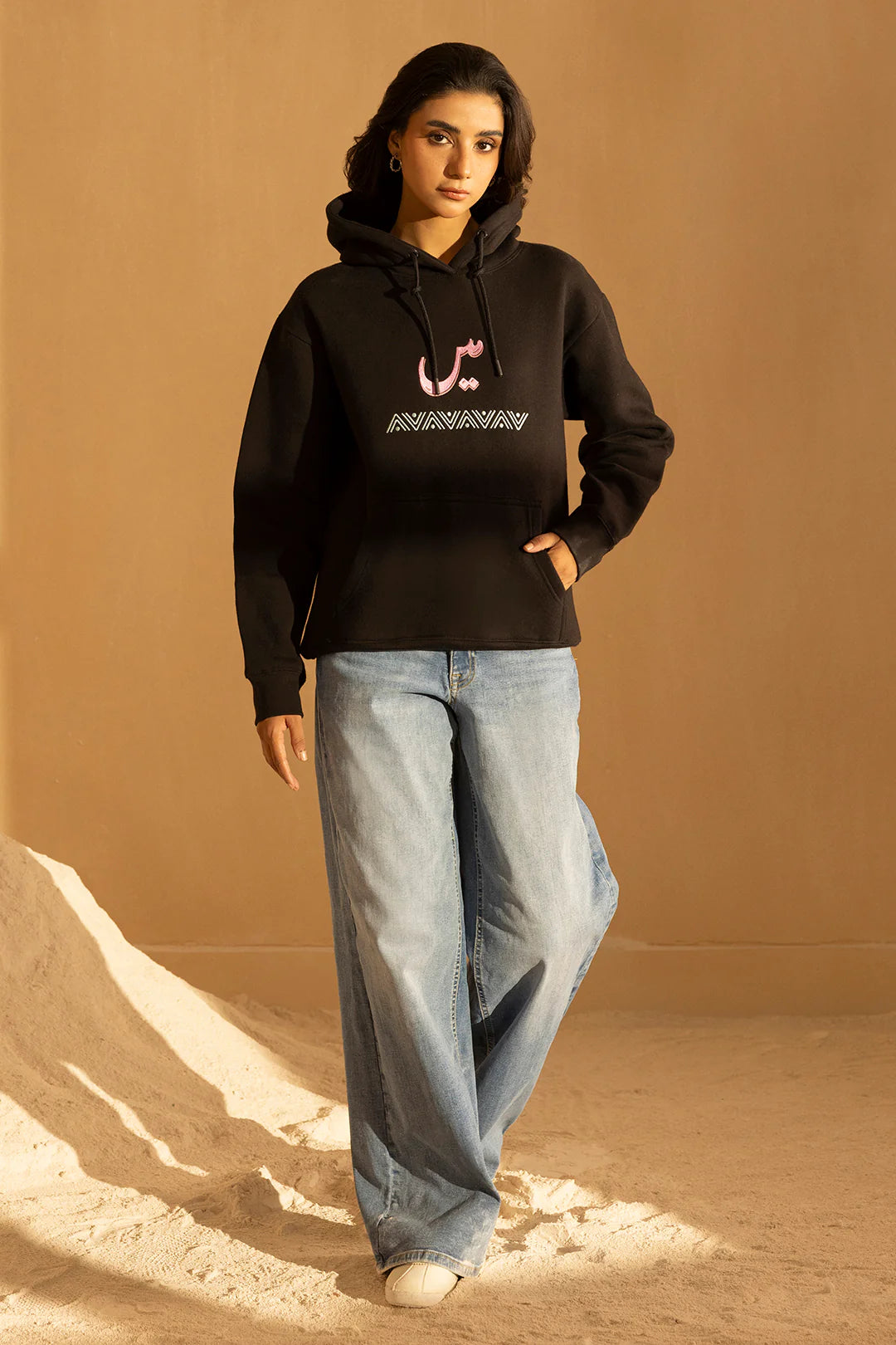Graphic Hoodie – Black