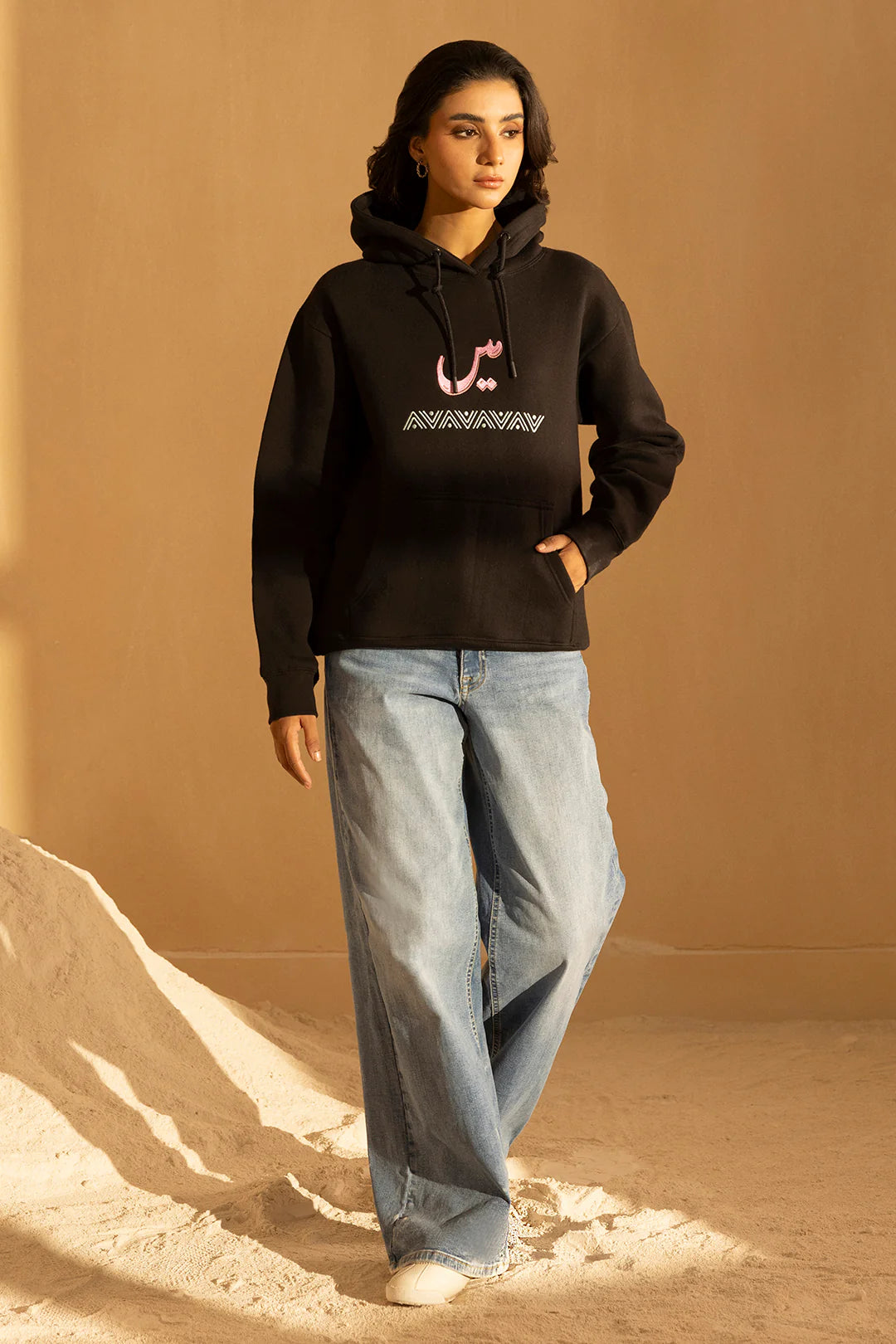 Graphic Hoodie – Black