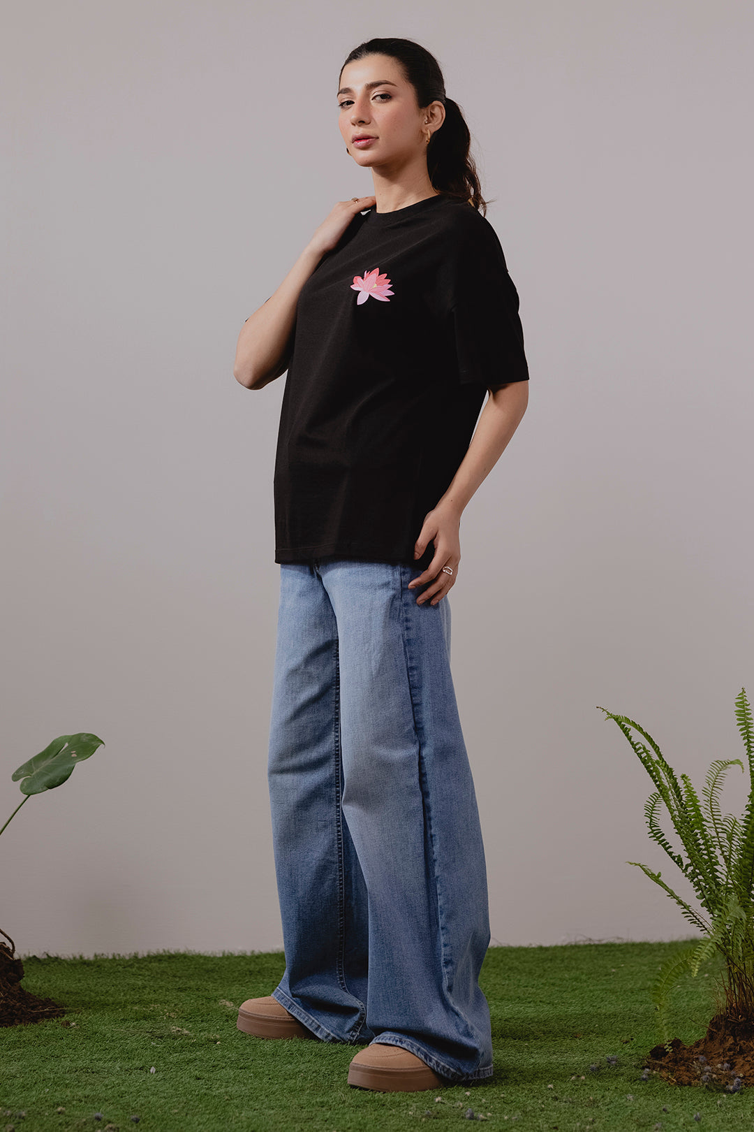 Graphic T-Shirt – Black